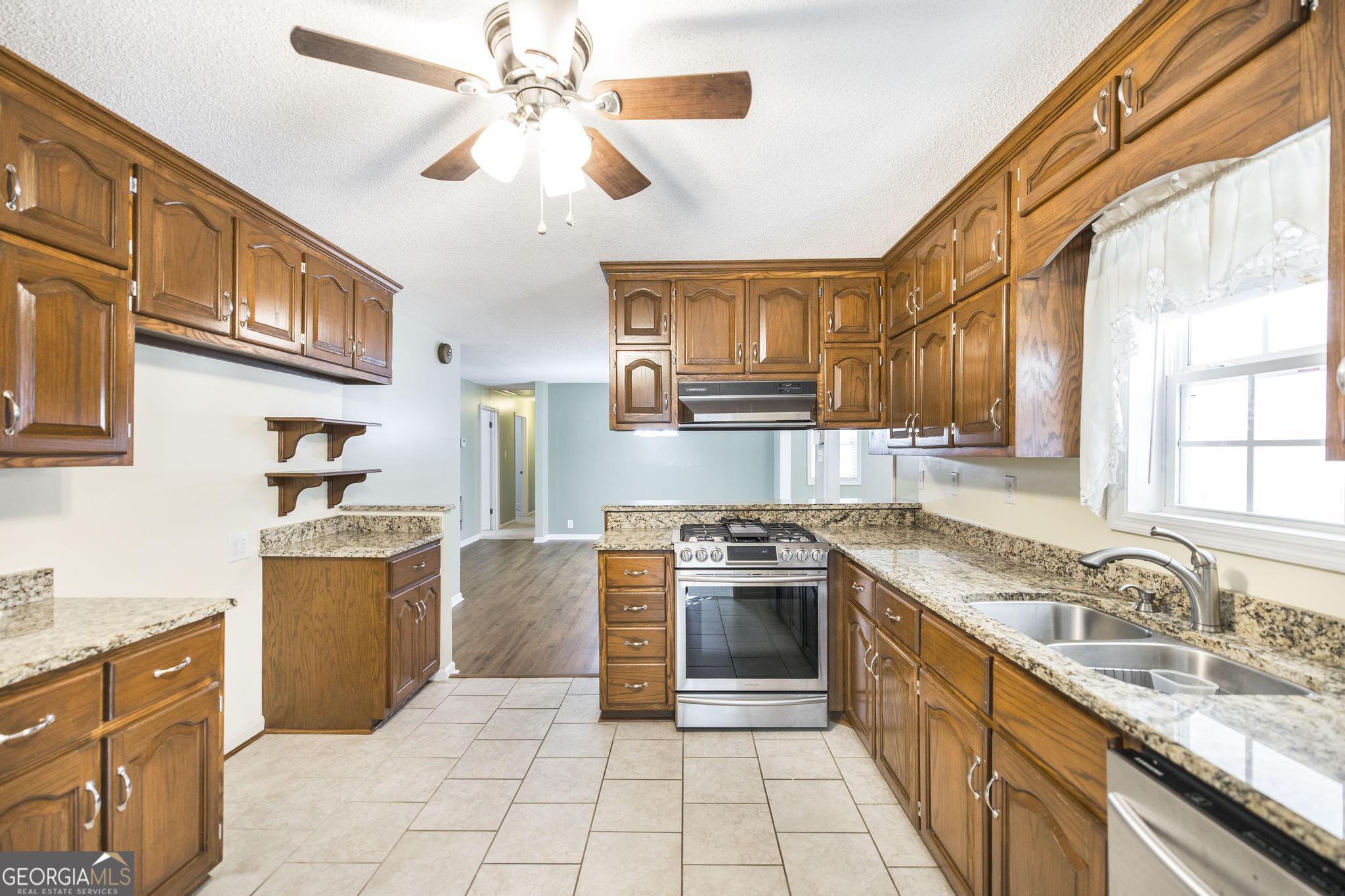 104 Delone Drive Byron, GA 31008 - Photo 17 of 41