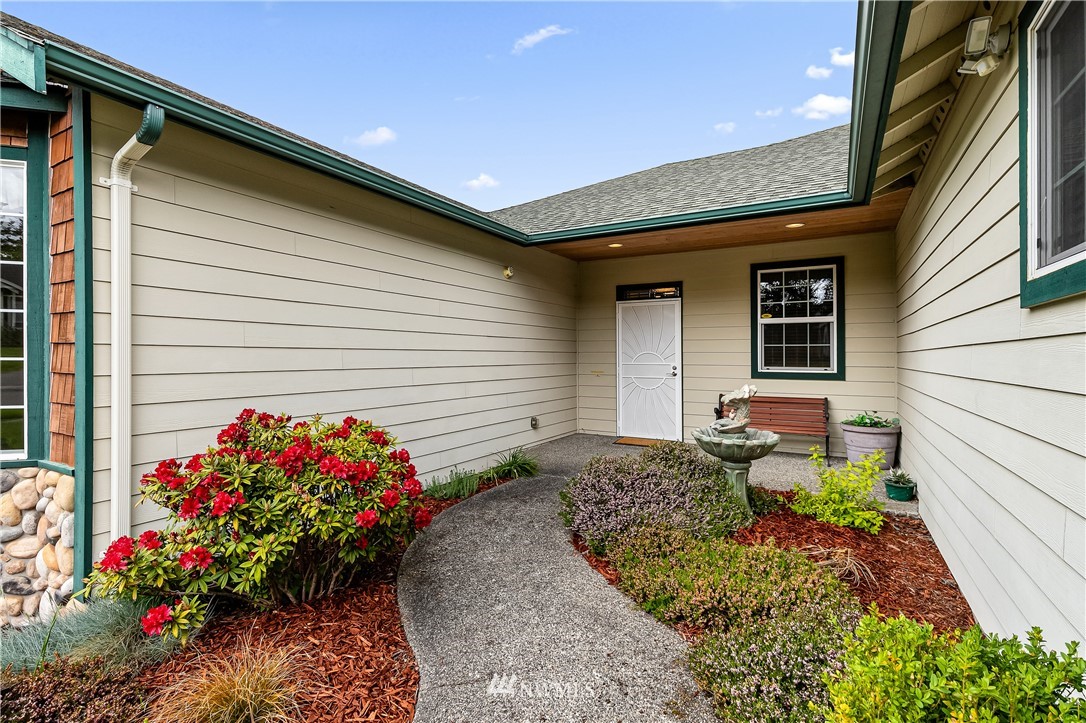 3913 Ruston Way Bellingham, WA 98226 - Photo 3 of 40 Gallery Image 3