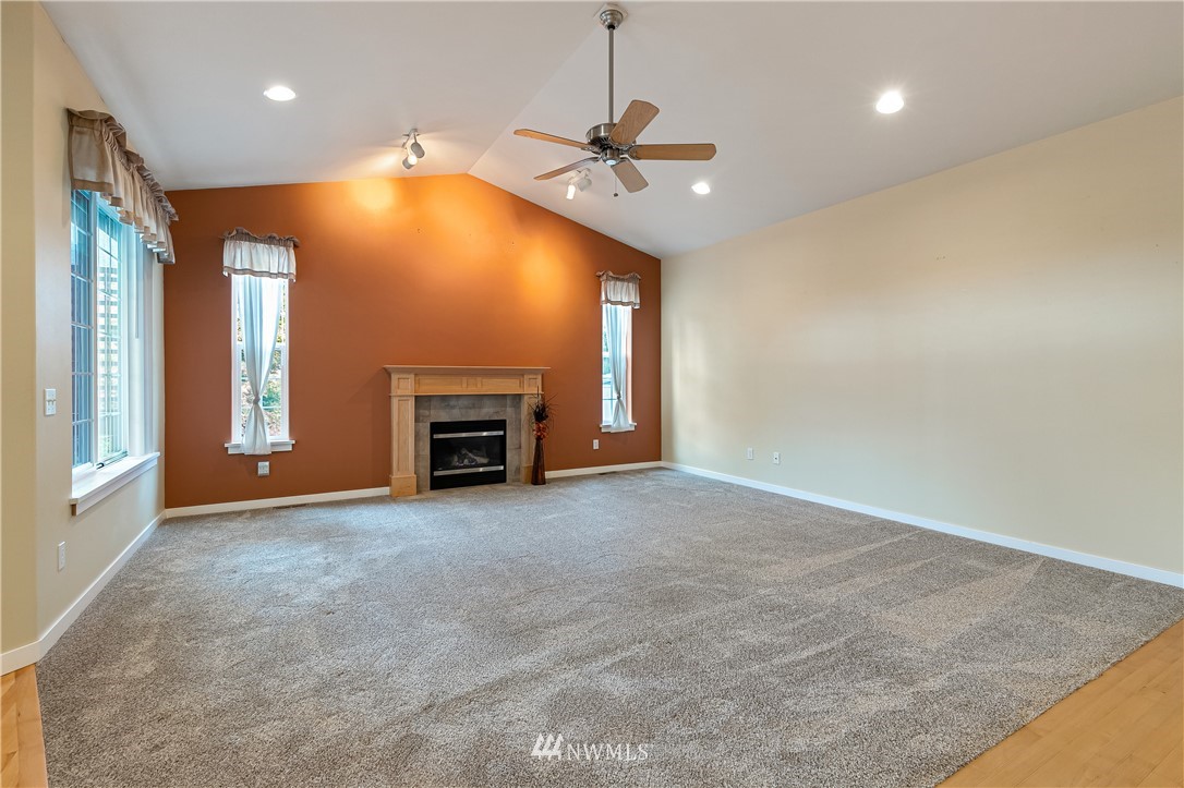 3913 Ruston Way Bellingham, WA 98226 - Photo 5 of 40 Gallery Image 5