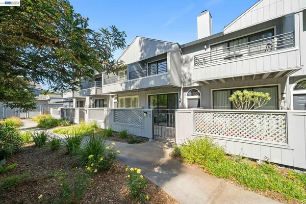 $615,000 | 305 Rock Creek Way, Pleasant Hill, CA 94523