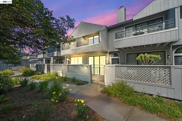 $615,000 | 305 Rock Creek Way, Pleasant Hill, CA 94523