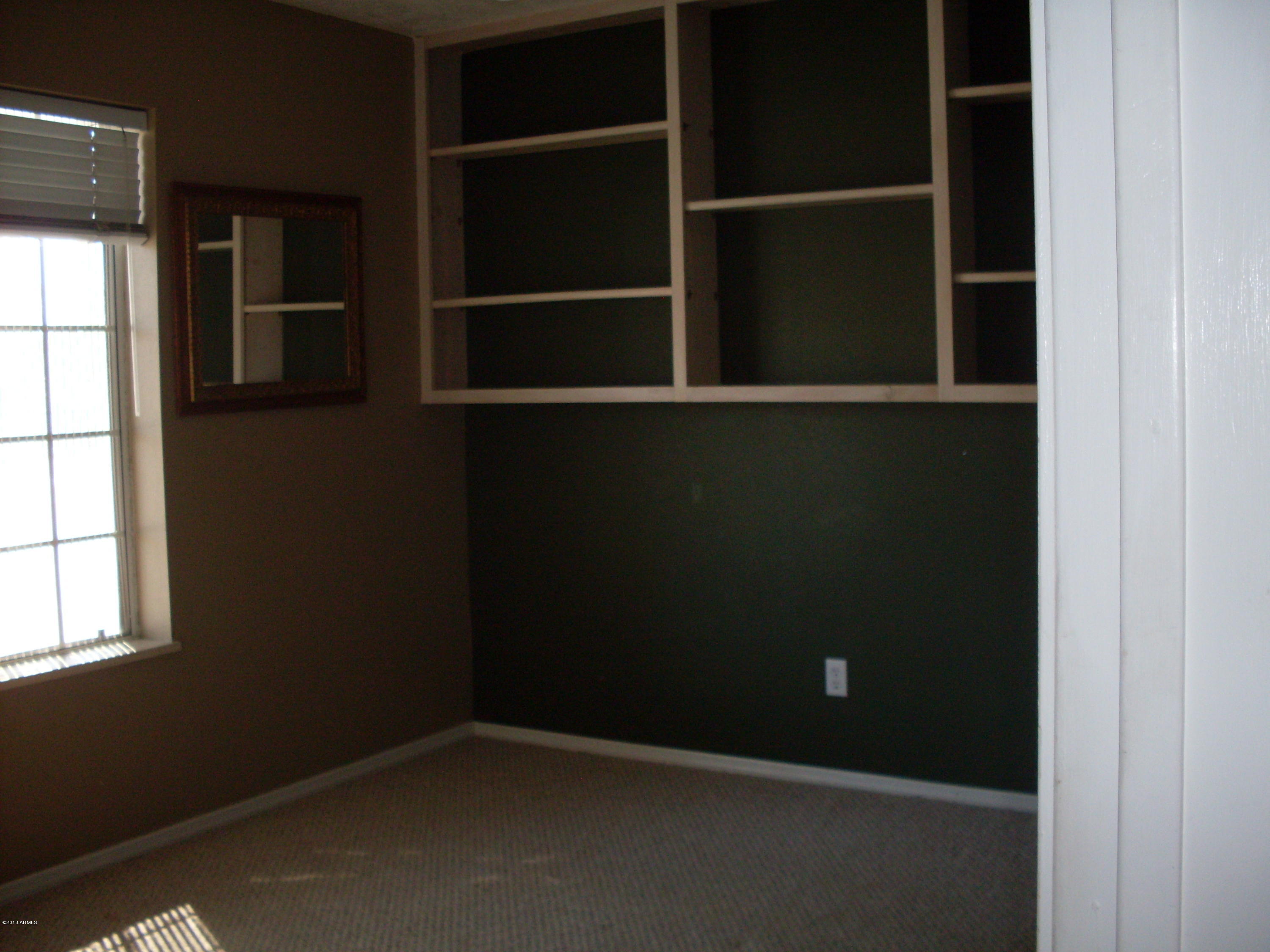 9404 East Flanders Road Mesa, AZ 85207 - Photo 5 of 28 9404 E