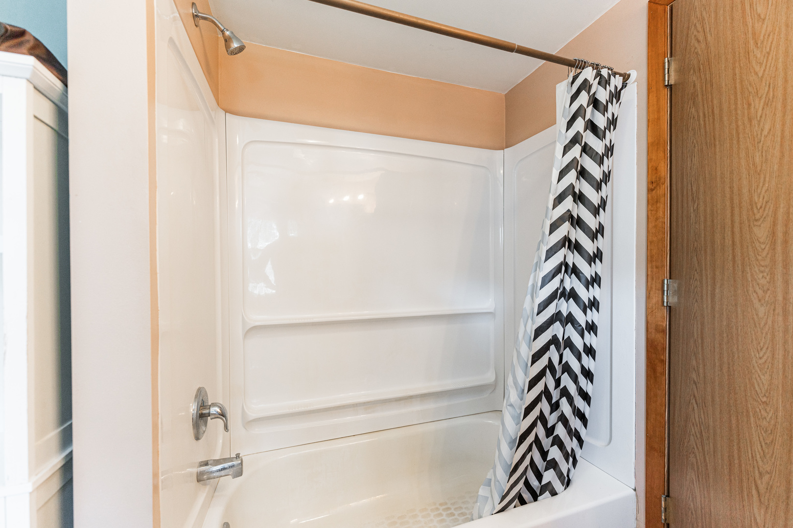344 Grant Street Sycamore, IL 60178 - Photo 23 of 29 a bathroom with a shower and a glass door