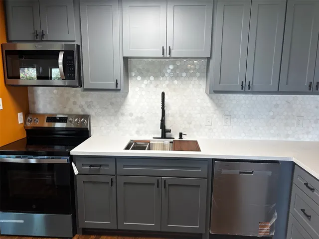 $2,900 | 377 Burke Street, Point Blank, TX 77364