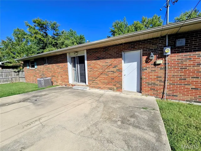 $129,900 | 2608 Angela Drive, Granite City, IL 62040