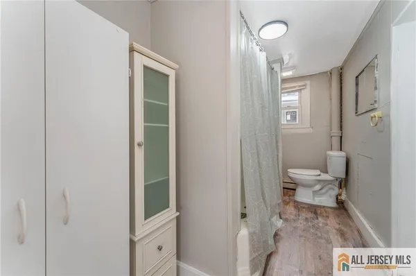 $1,850 | 20 Willow Avenue, Bloomsbury, NJ 08804