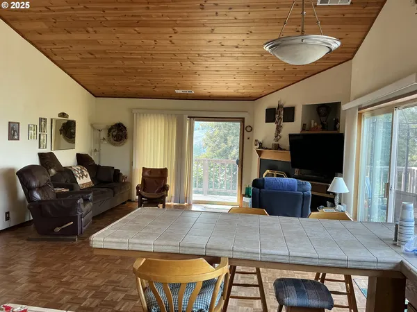 $775,000 | 99608 Chetco River, Brookings, OR 97415