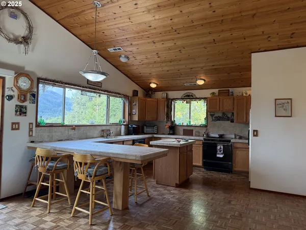 $775,000 | 99608 Chetco River, Brookings, OR 97415
