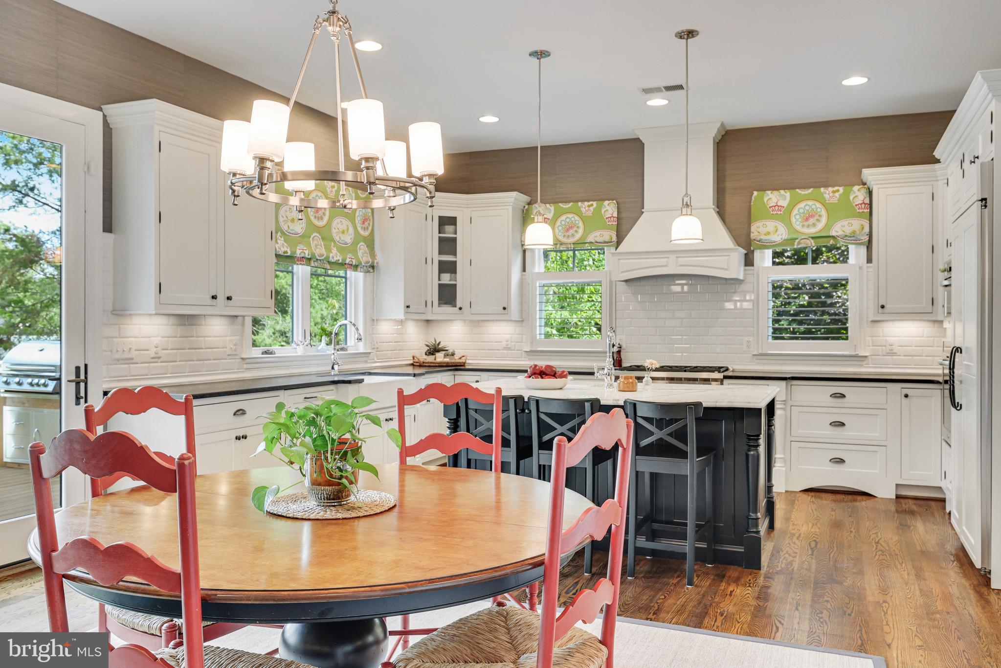 1415 Kurtz Road McLean, VA 22101 - Photo 27 of 129 Breakfast Room/Kitchen
