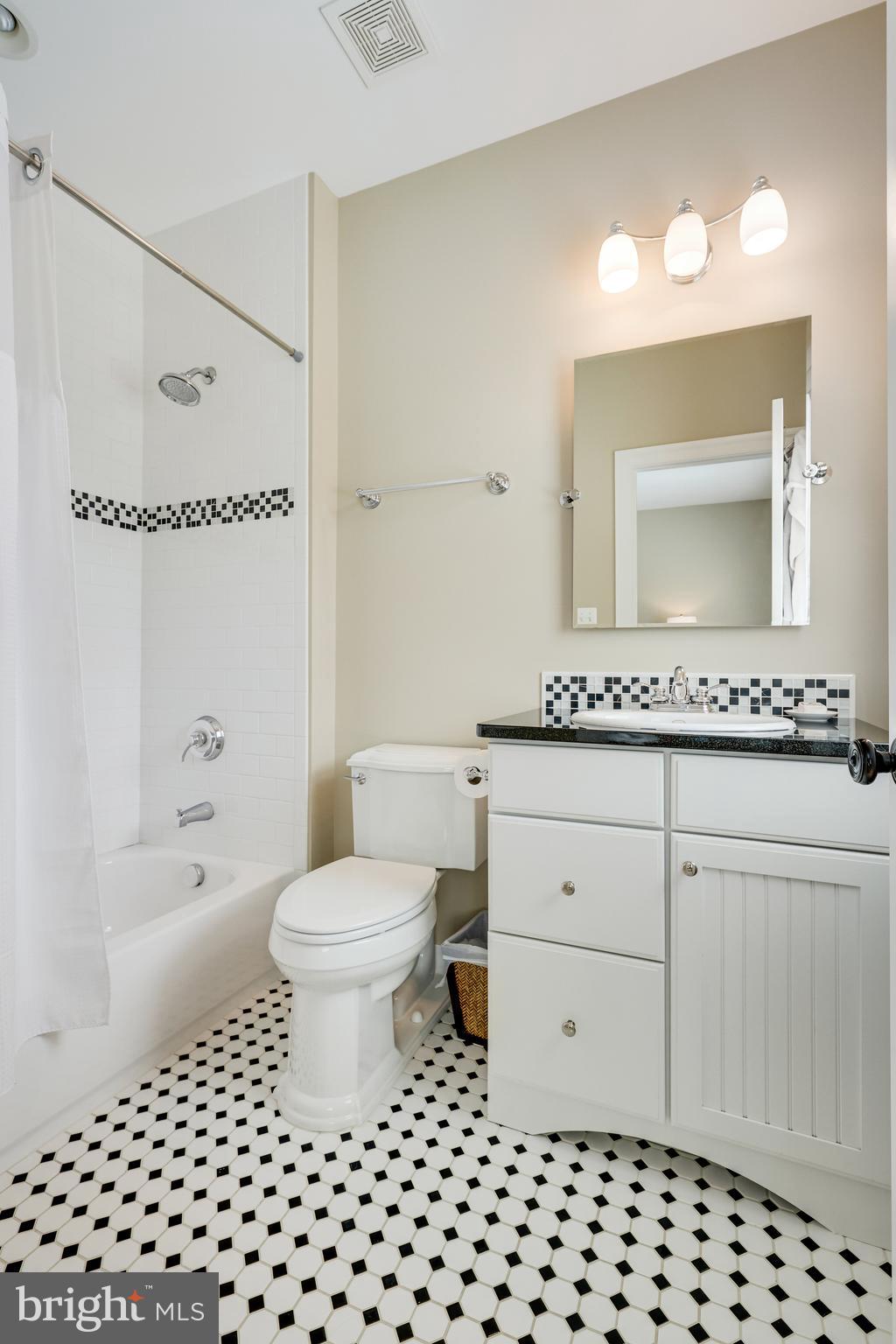 1415 Kurtz Road McLean, VA 22101 - Photo 61 of 129 Bath