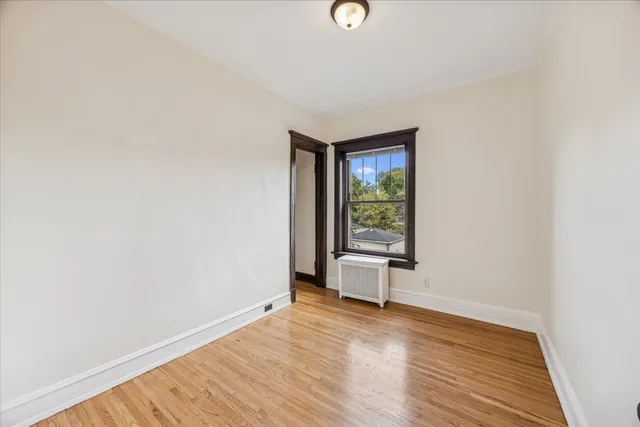 $2,000 | 5902 West Midway Park, Unit 2, Chicago, IL 60644