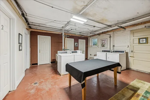 $2,000 | 5902 West Midway Park, Unit 2, Chicago, IL 60644