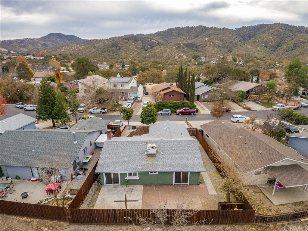 4913 Sparrow Hawk Lane Paso Robles, CA 93446 - Photo 10 of 37 Good look at the back yard area and the new fencing.