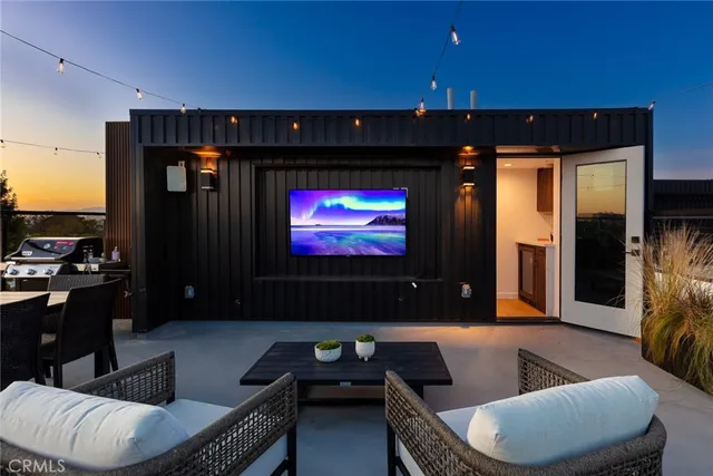 $1,890,000 | 3975 Frances Avenue, Los Angeles, CA 90066