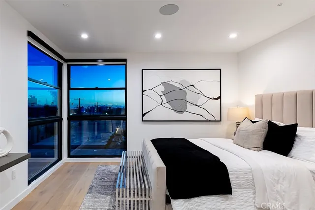 $1,890,000 | 3975 Frances Avenue, Los Angeles, CA 90066