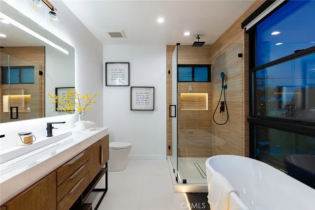 $1,890,000 | 3975 Frances Avenue, Los Angeles, CA 90066