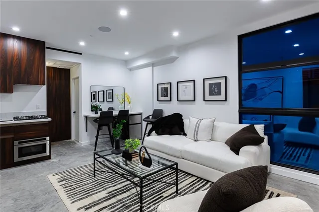 $1,890,000 | 3975 Frances Avenue, Los Angeles, CA 90066