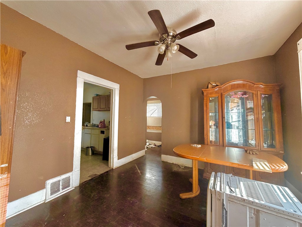 1656 North College Street Decatur, IL 62526 - Photo 5 of 16 Gallery Image 5