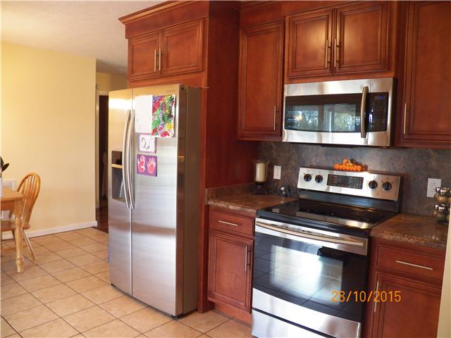 7680 East Gum Road Murfreesboro, TN 37127 - Photo 8 of 14 You will love the stainless steel appliances...smooth top stove, Bosch dishwasher and microwave only to convey