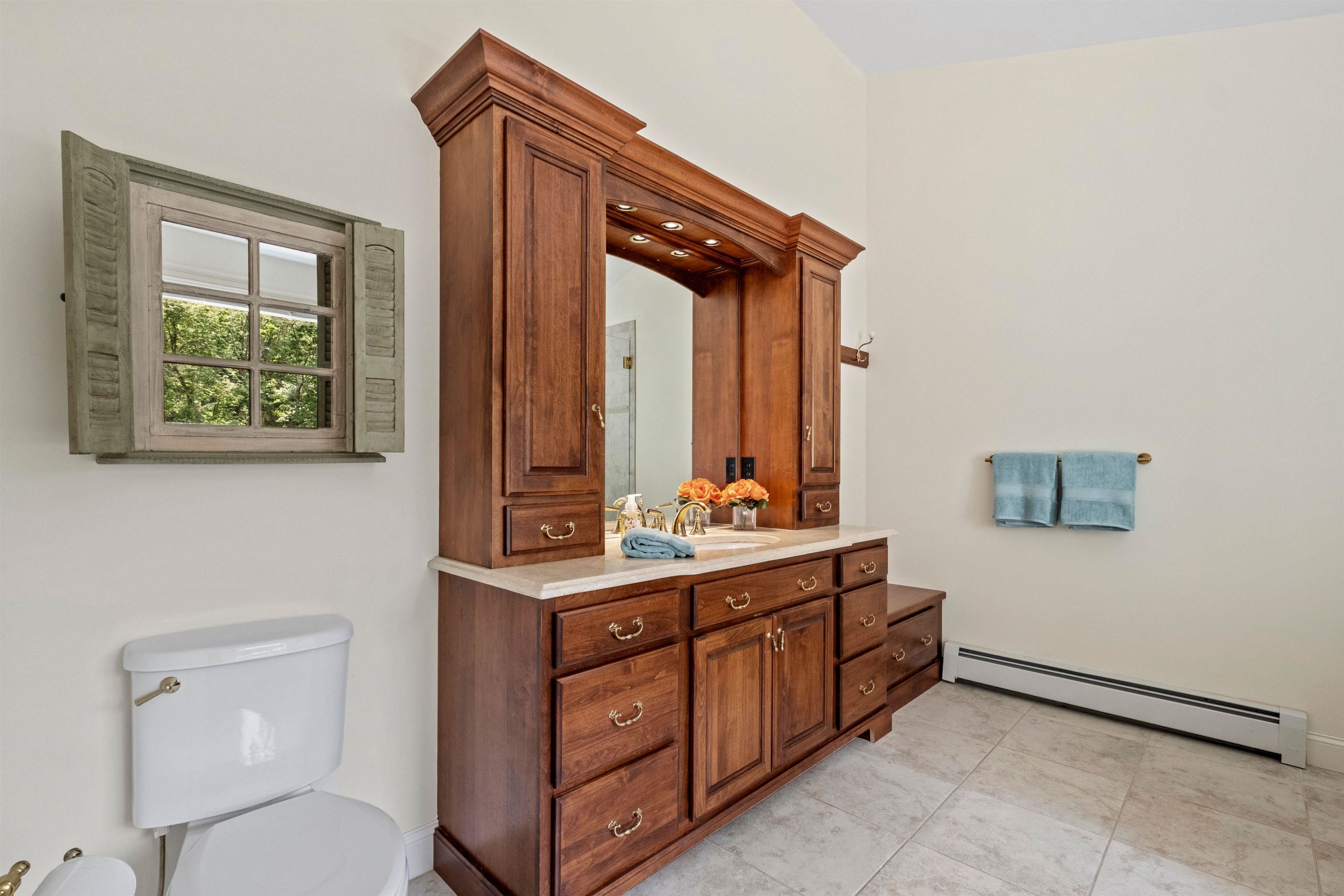21 Saunders Hill Road New Boston, NH 03070 - Photo 14 of 40