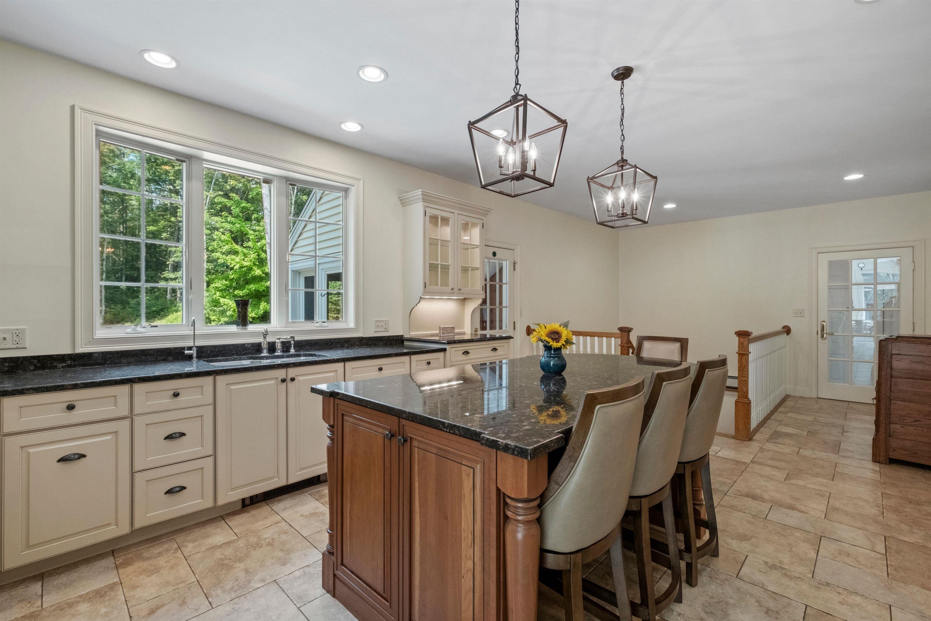21 Saunders Hill Road New Boston, NH 03070 - Photo 5 of 40