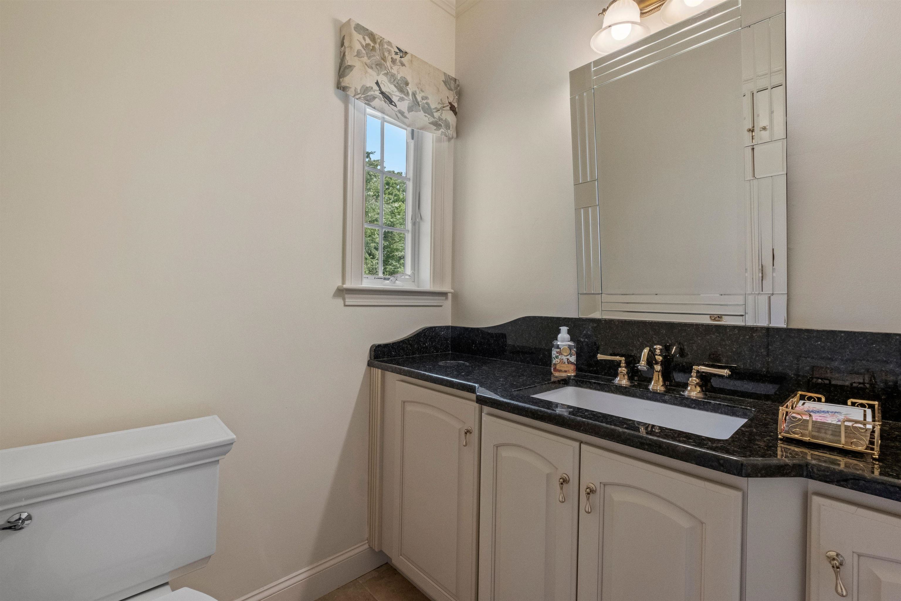21 Saunders Hill Road New Boston, NH 03070 - Photo 8 of 40