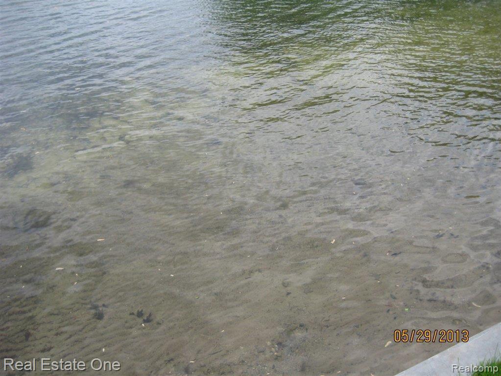 1621 Ridge Road Highland, MI 48356 - Photo 24 of 25 75' Sandy Beach !