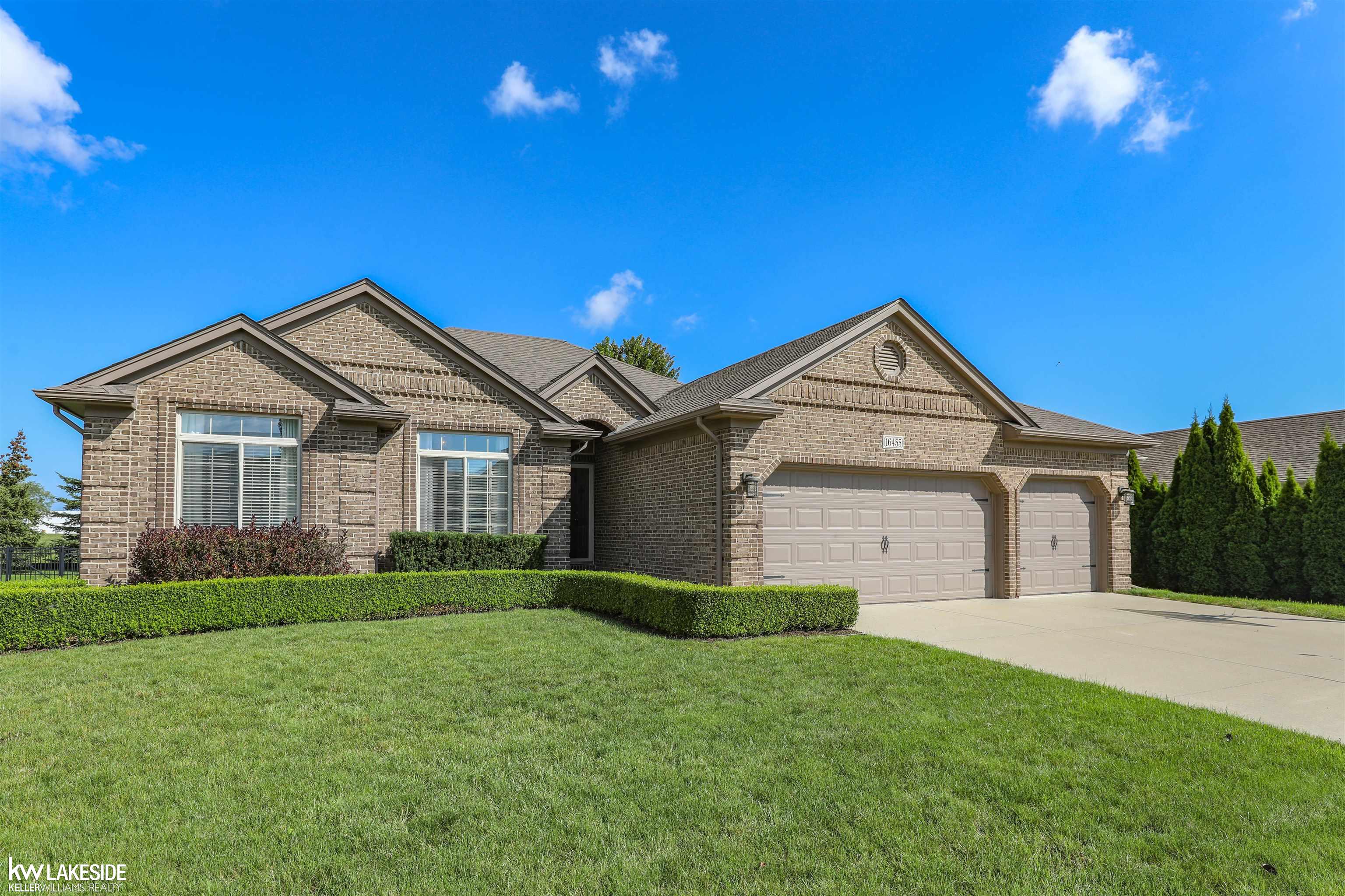 16455 Moore Park Road Macomb, MI 48044 - Photo 1 of 50 50122221.JPG