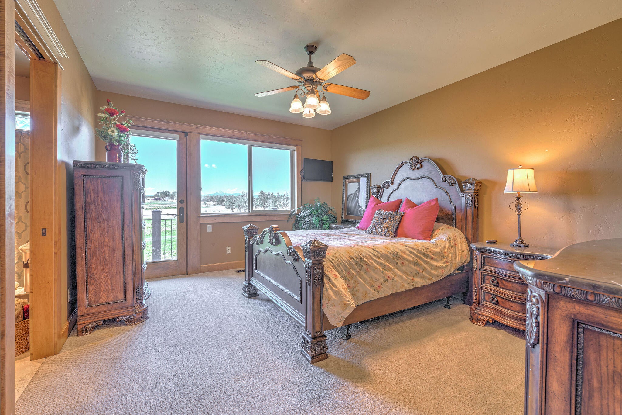 23770 Dodds Road Bend, OR 97701 - Photo 21 of 90 guest en-suite