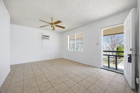 $300,000 | 202 Forest Street, Georgetown, TX 78626