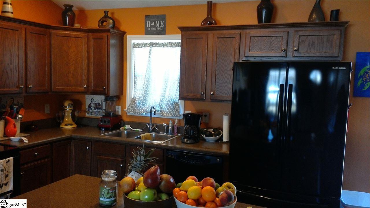 252 Sleepy River Road Simpsonville, SC 29681 - Photo 2 of 13 Gallery Image 2