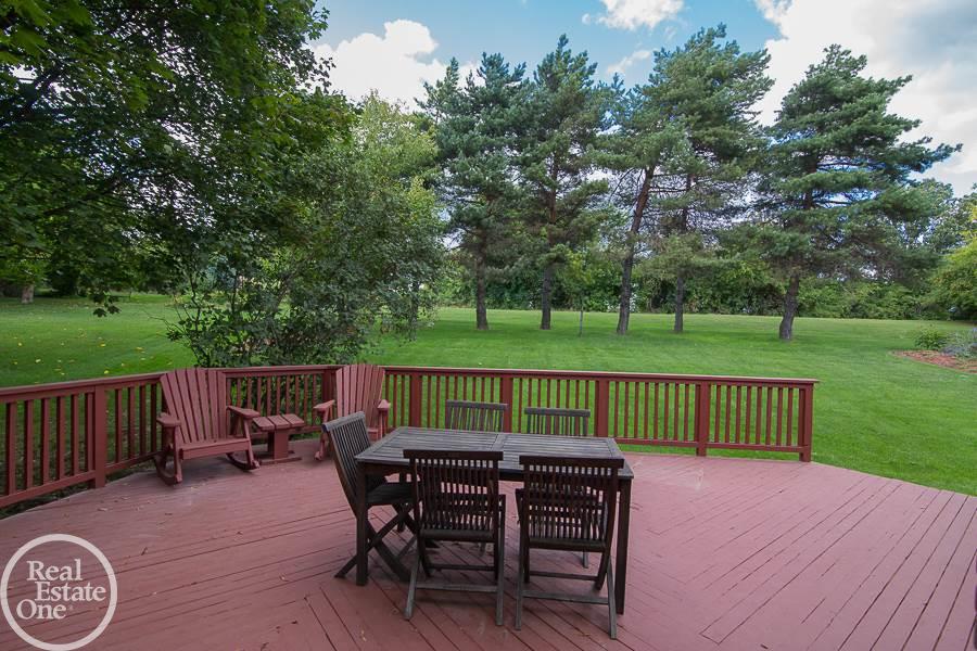 2440 Pleasant View Drive Rochester Hills, MI 48306 - Photo 25 of 28