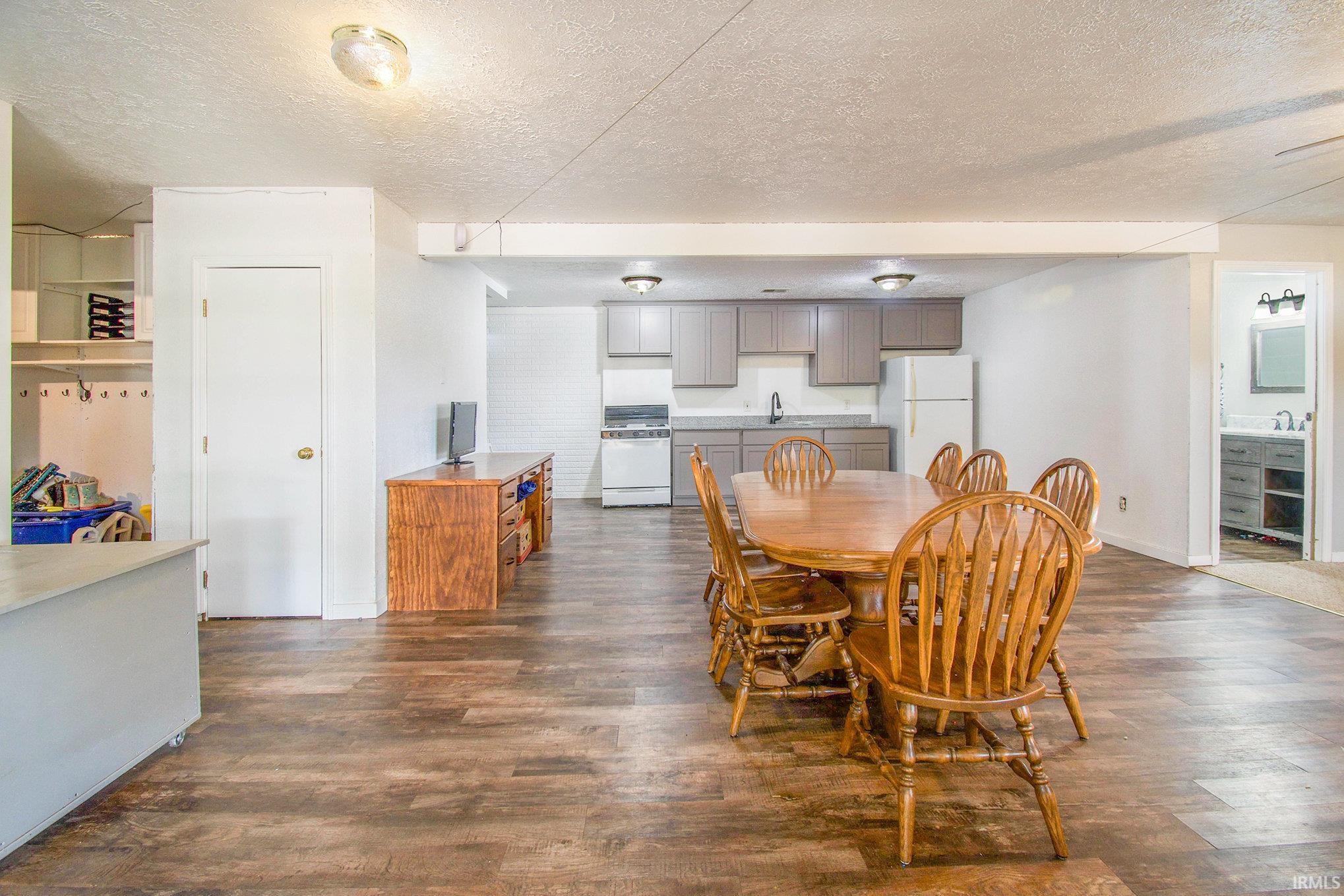 645 12th Road Bourbon, IN 46504 - Photo 23 of 36