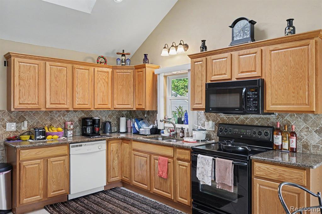 7313 Oak Road Lexington, MI 48450 - Photo 11 of 25 Gallery Image 11
