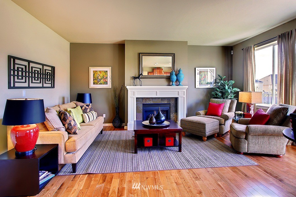 5832 Northeast 7th Place Renton, WA 98059 - Photo 6 of 14 Gallery Image 6