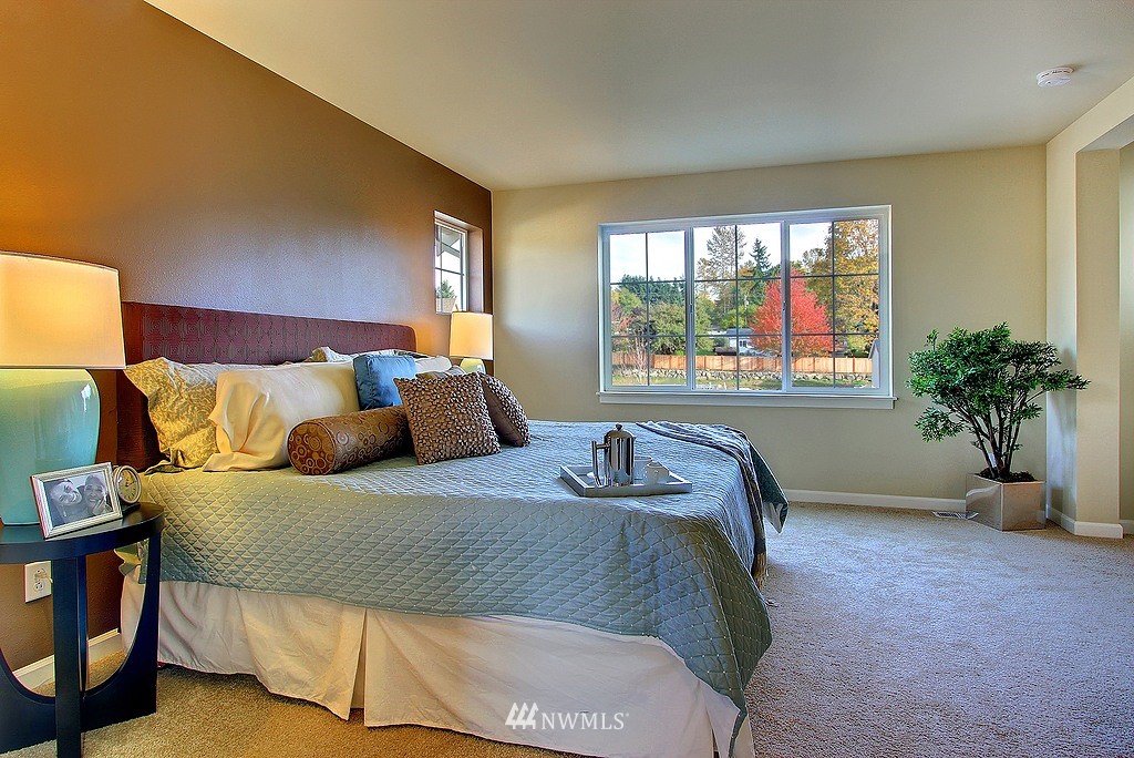 5832 Northeast 7th Place Renton, WA 98059 - Photo 8 of 14 Gallery Image 8