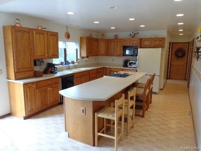 6119 Harrington Road Croswell, MI 48422 - Photo 2 of 12 DSC05757.JPG