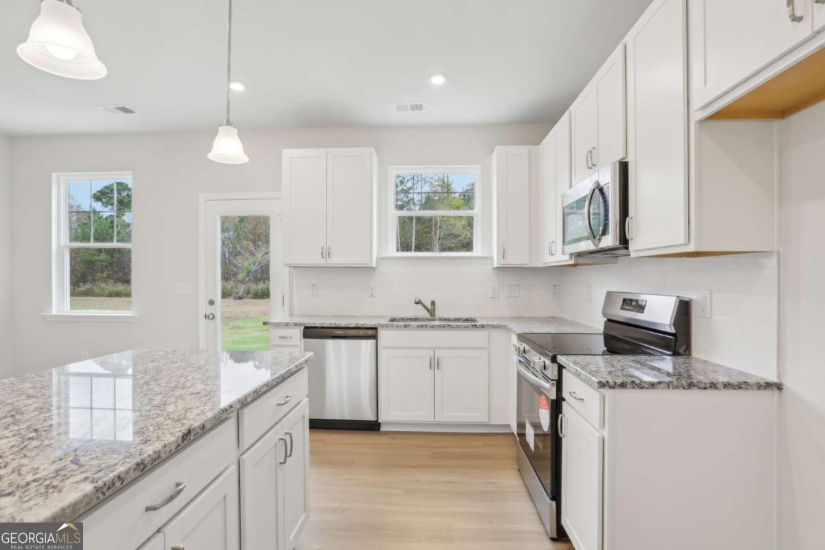 1012 Stonebridge Circle Macon, GA 31211 - Photo 9 of 18