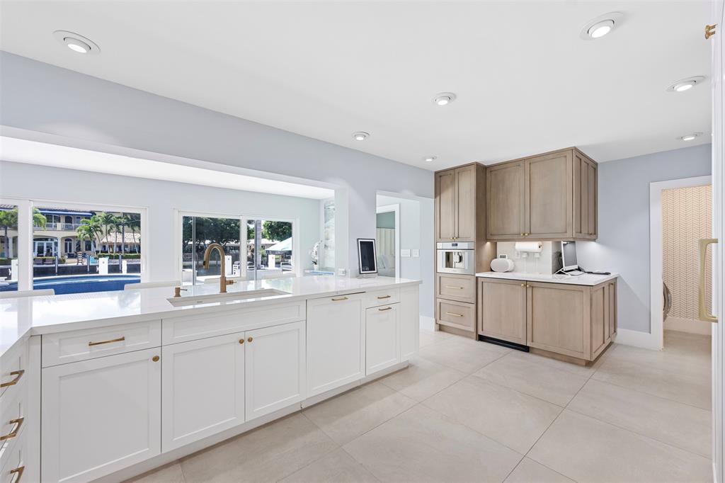 2330 Northeast 35th Street Lighthouse Point, FL 33064 - Photo 15 of 71