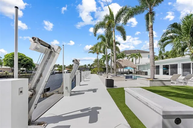 $3,295,000 | 2330 Northeast 35th Street, Lighthouse Point, FL 33064