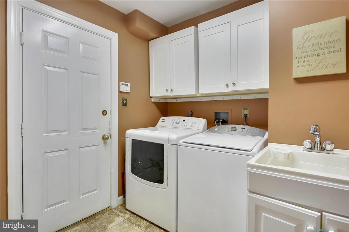 1298 Keystone Court Riva, MD 21140 - Photo 28 of 47 Main Level Laundry/Mud Room off 2 Car Garage