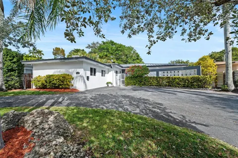 $2,595,000 | 218 Shore Drive South, Miami, FL 33133