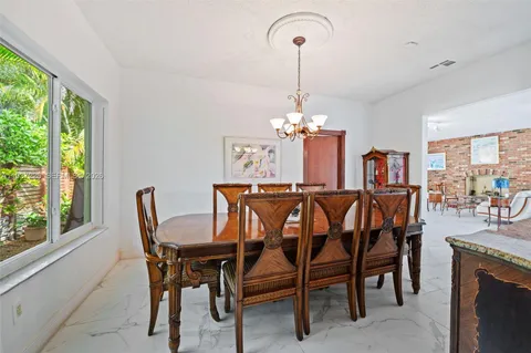 $2,595,000 | 218 Shore Drive South, Miami, FL 33133