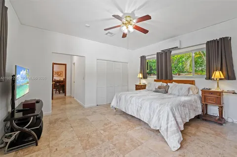 $2,595,000 | 218 Shore Drive South, Miami, FL 33133