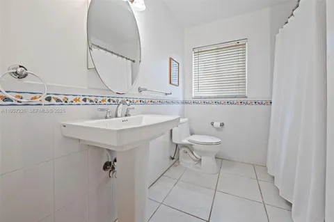 $2,595,000 | 218 Shore Drive South, Miami, FL 33133