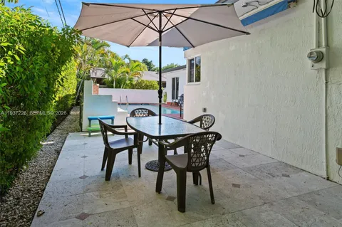 $2,595,000 | 218 Shore Drive South, Miami, FL 33133