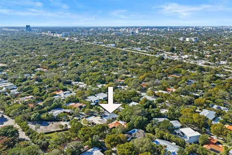 $2,595,000 | 218 Shore Drive South, Miami, FL 33133