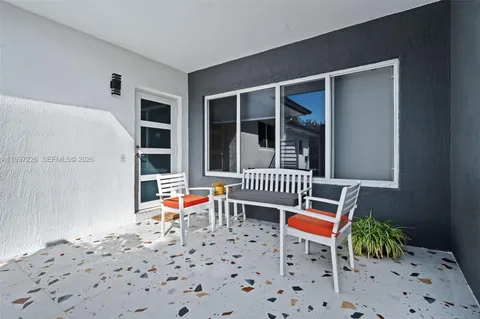 $2,595,000 | 218 Shore Drive South, Miami, FL 33133