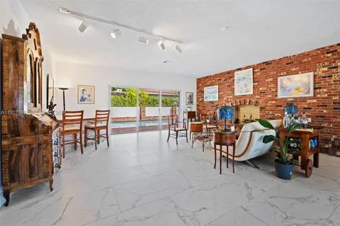 $2,595,000 | 218 Shore Drive South, Miami, FL 33133