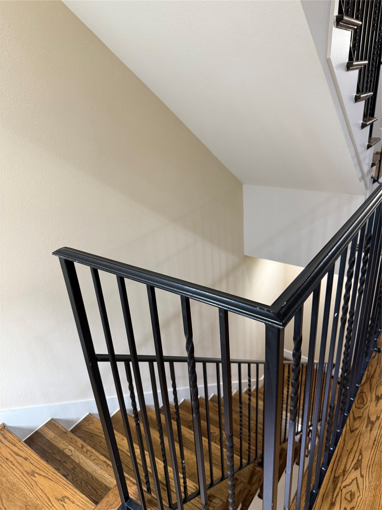 1007 Roberts Street Houston, TX 77003 - Photo 10 of 11 a view of stairs